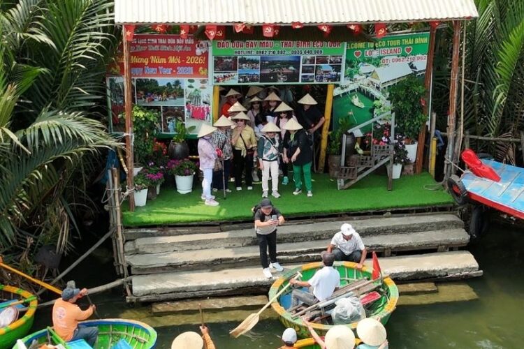 RỪNG DỪA BẢY MẪU HỘI AN – GIÁ VÉ, THUYỀN THÚNG & COMBO ĂN UỐNG 2026 18 Bến thuyền eco tour thái bình tại rừng dừa bảy mẫu hội an