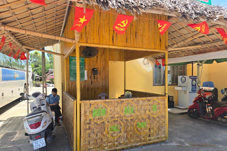 Quầy bán vé thuyền thúng rừng dừa bảy mẫu