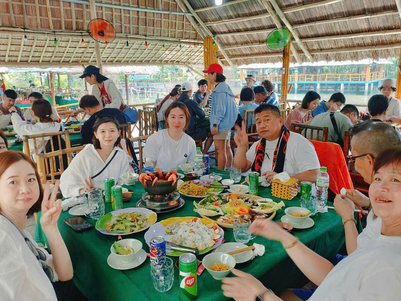 nhà hàng sinh thái tại rừng dừa Bảy Mẫu